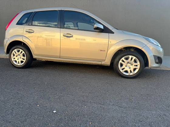 FORD FIESTA 1.6 SE HATCH 16V FLEX 4P MANUAL